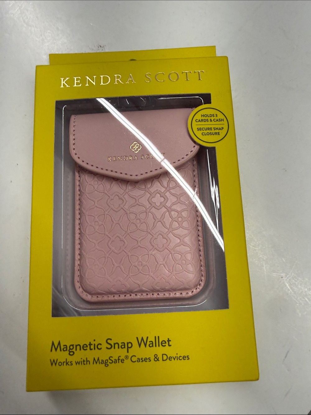 NEW Kendra Scott Magnetic Snap Wallet for MagSafe